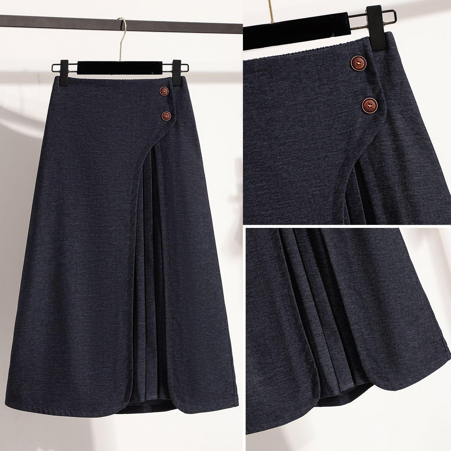 A pleated casual half-length skirt