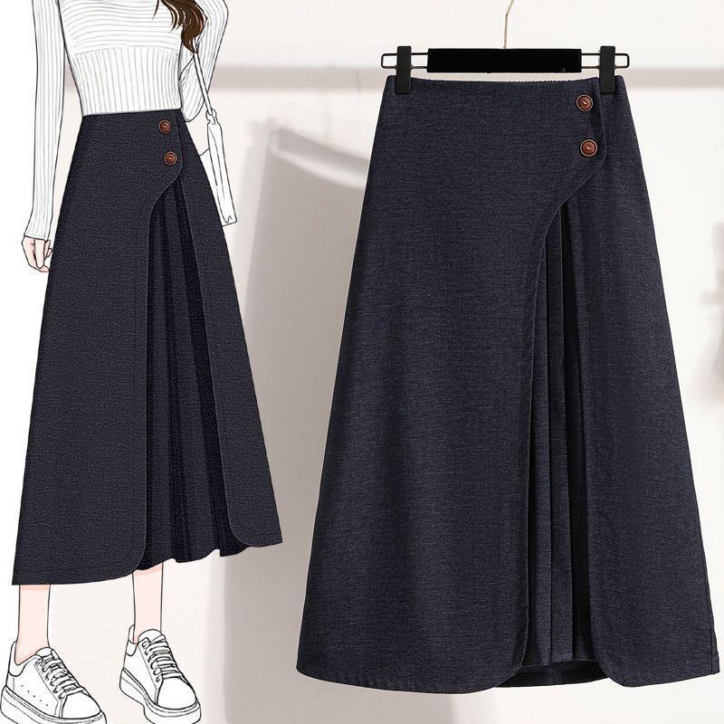 A pleated casual half-length skirt