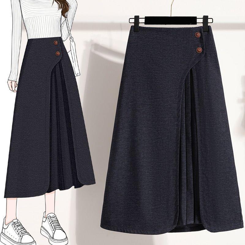A pleated casual half-length skirt